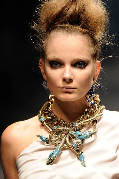 Look 57